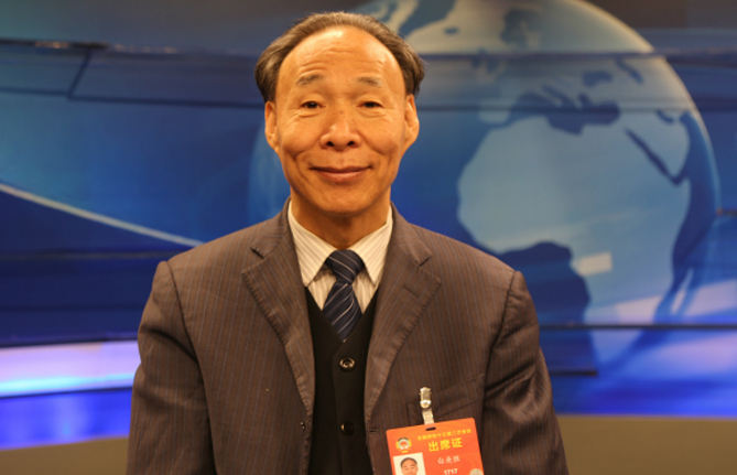 全國政協(xié)常委、中國作家協(xié)會副主席白庚勝：民族文化的保護(hù)與發(fā)展