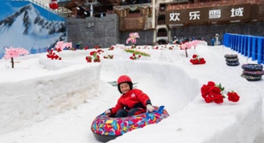 湖南：冰雪中躲避高溫紅色預警